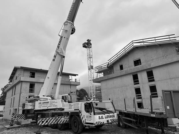 L'AMAUTI 🌸 : Démontage de la grue  🏗