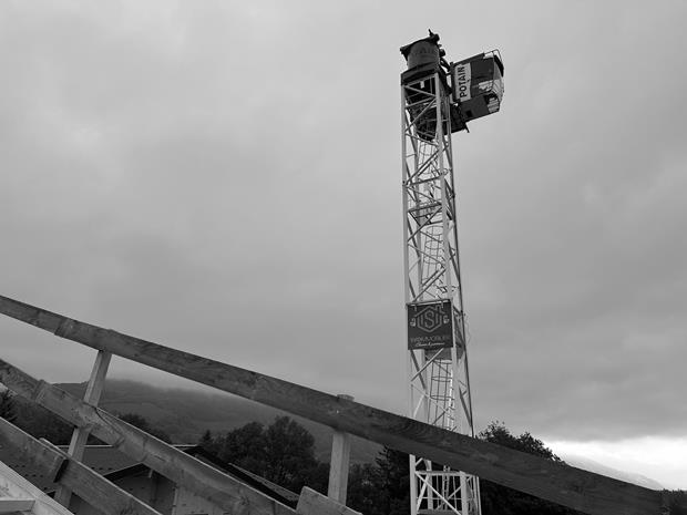 L'AMAUTI 🌸 : Démontage de la grue  🏗